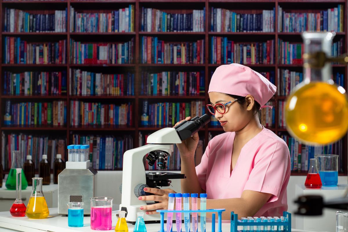 A PhD-level researcher presenting a competitive landscape analysis to business leaders